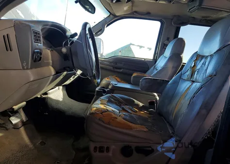 2000 Ford Excursion Xlt z USA, uszkodzony, nr VIN 1FMNU41S7YED60667